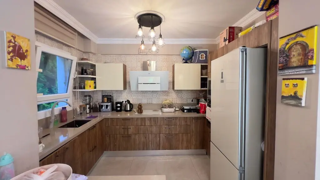 Fitted kitchen